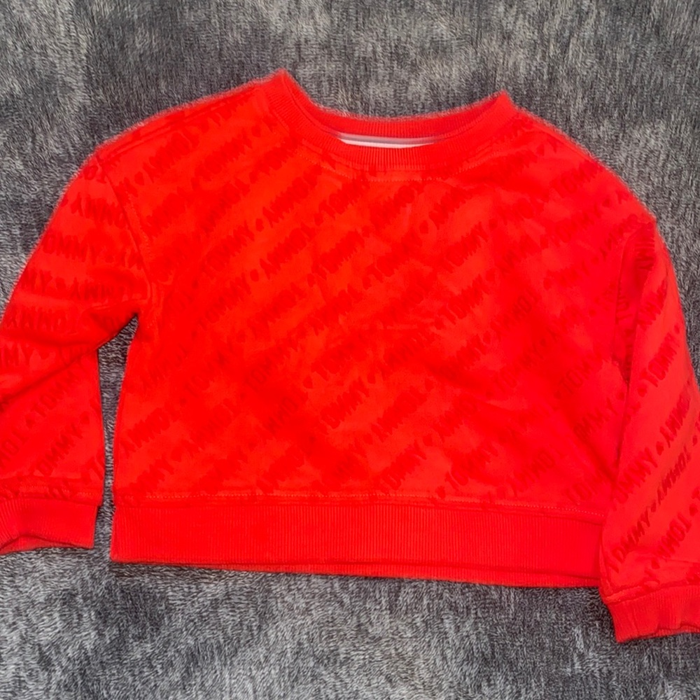 Tommy sweater